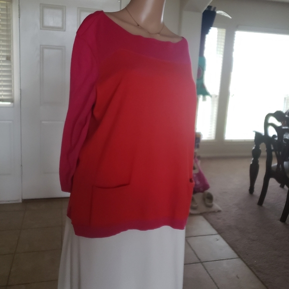 Pink & red colorblock xl crewneck 3/4 sleeve ribbed hems front pockets - Picture 2 of 7